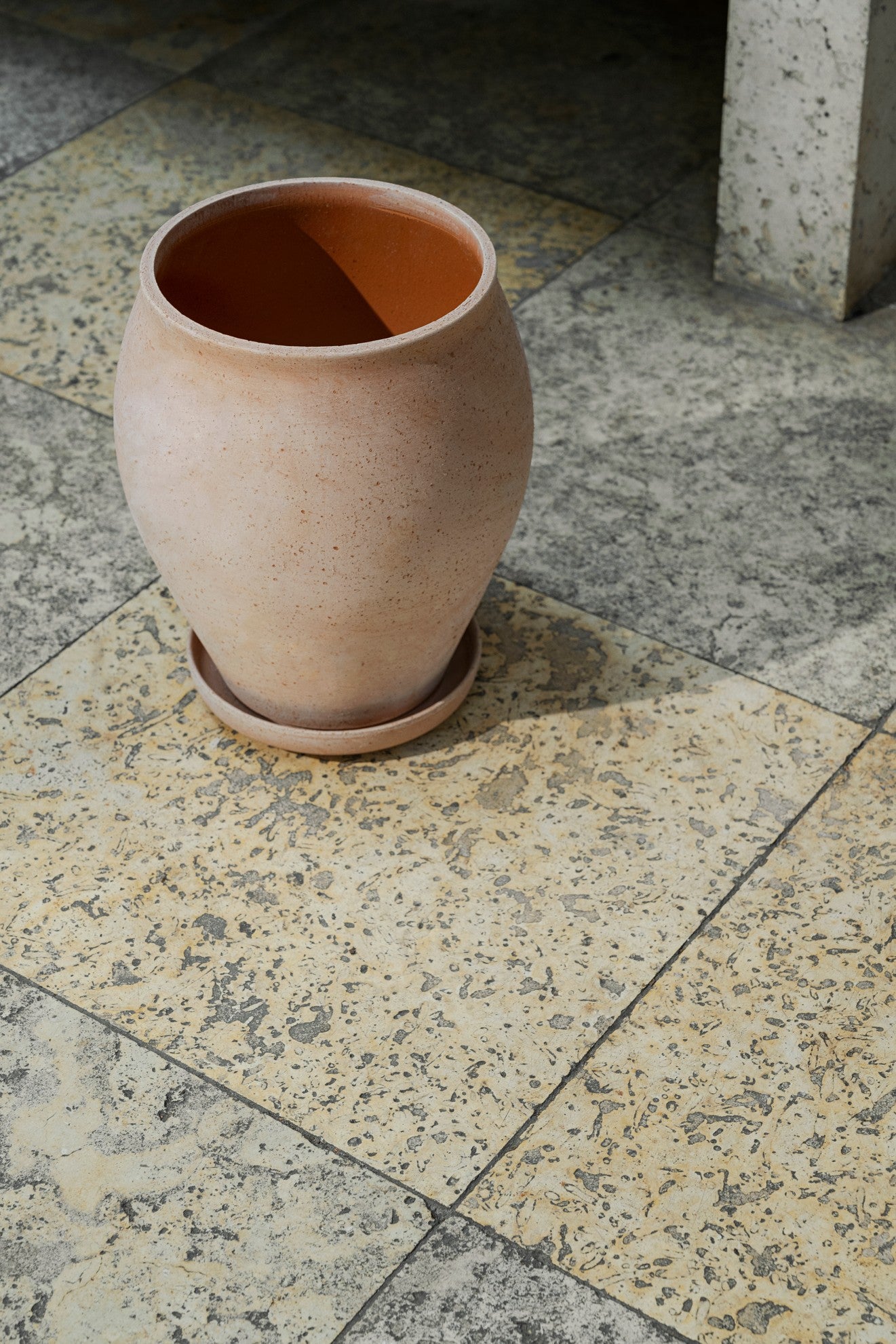 Delphi krukke, Raw Grey