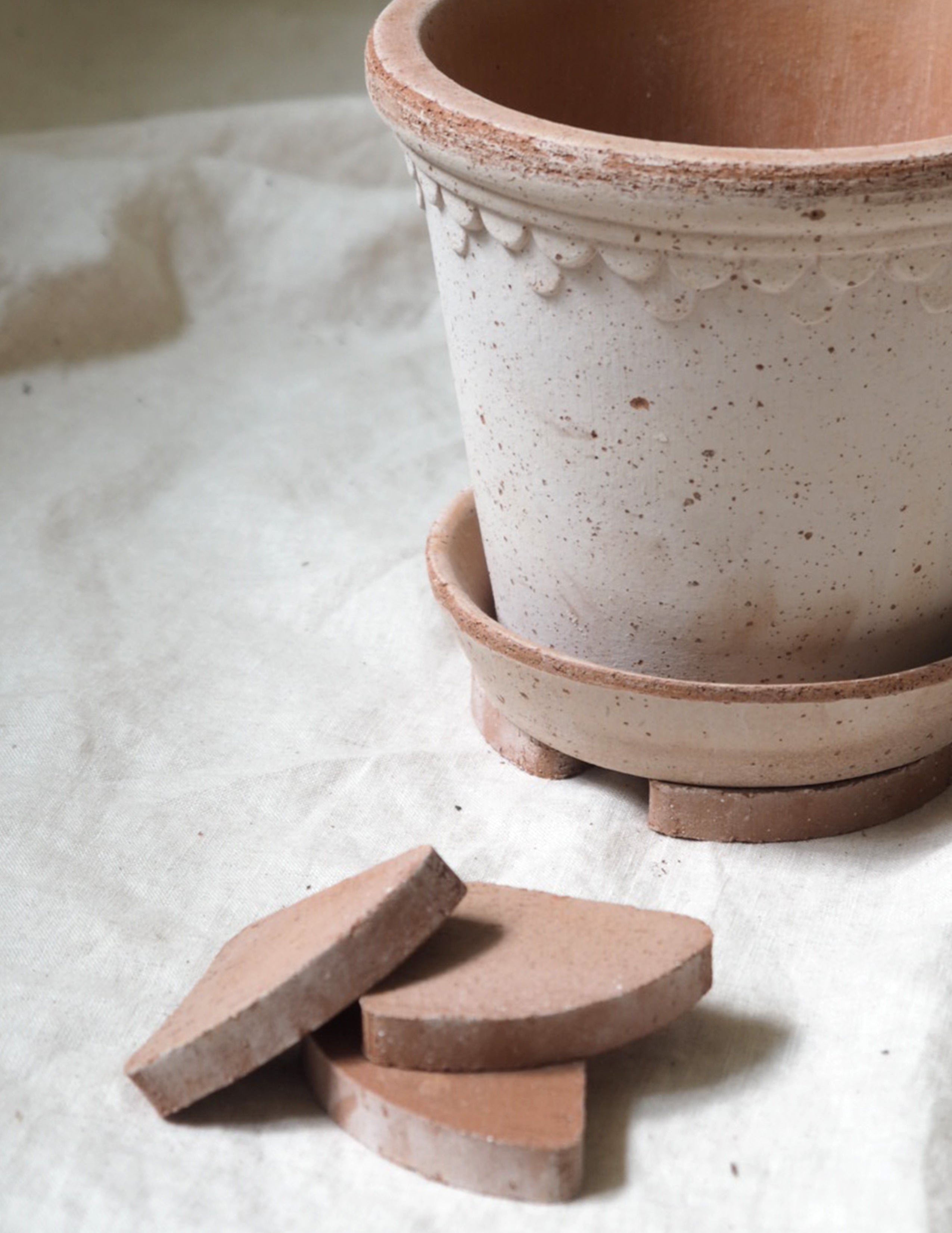 Pottefødder, terracotta